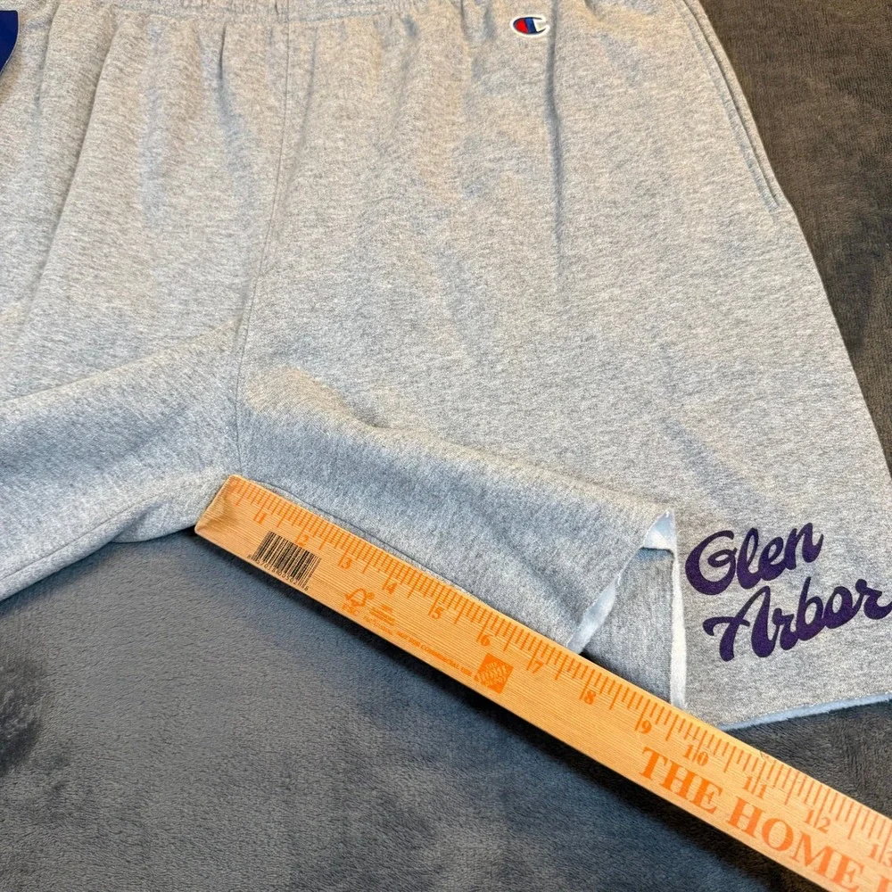 Champion Glen Arbor Fleece Shorts Grey Elastic Waist Raw Hem Mens Large‎ NWT